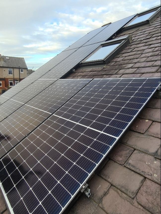 Solar panels Clayton-le-Moors